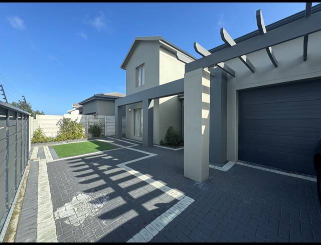 4 BEDROOM HOUSE FOR SALE IN PARKLANDS NORTH